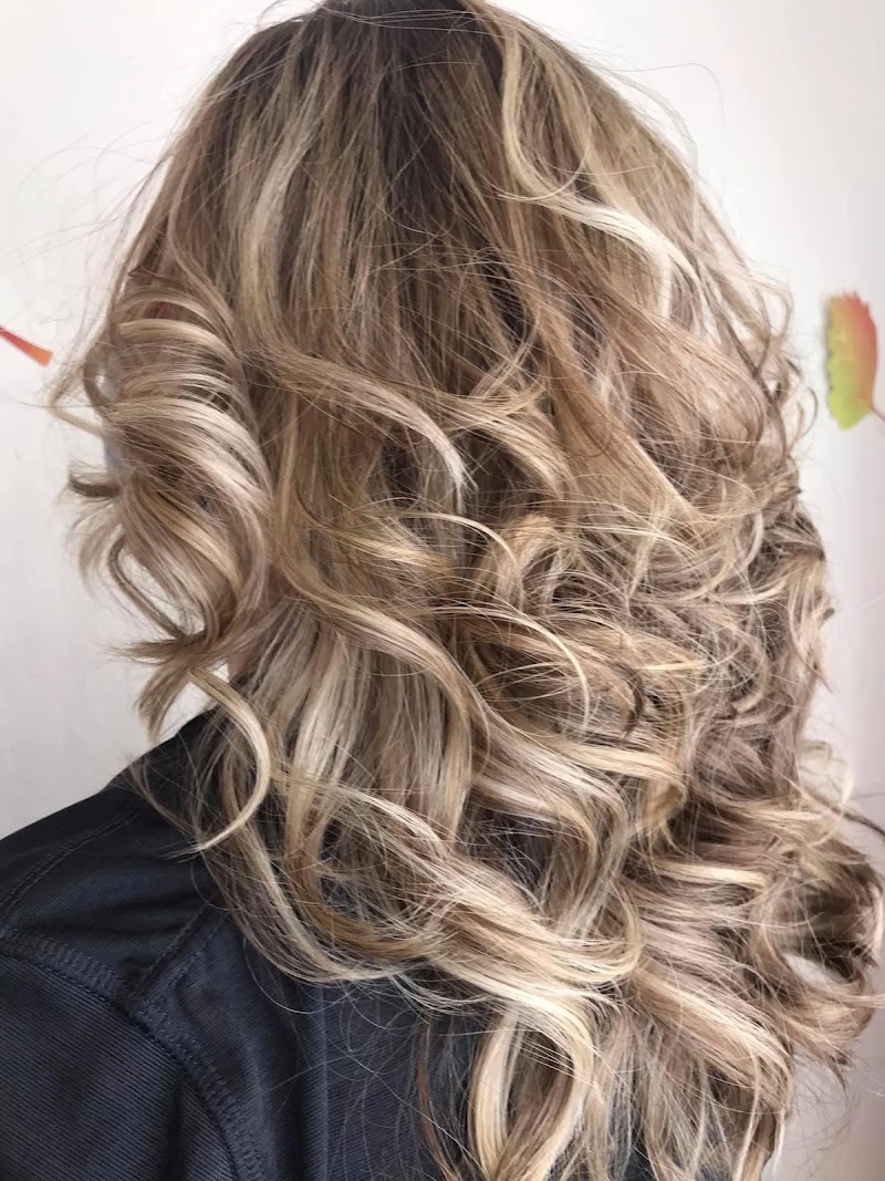 Magic Hair Salon, beauty salon in Avondale, AZ, photo 6 of 10