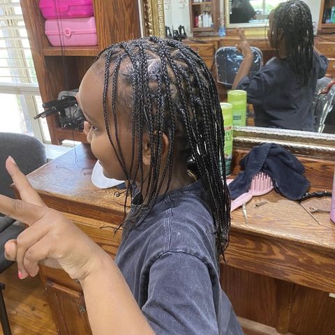 Alice & Friends Hair Designers, beauty salon in Avondale, AZ
